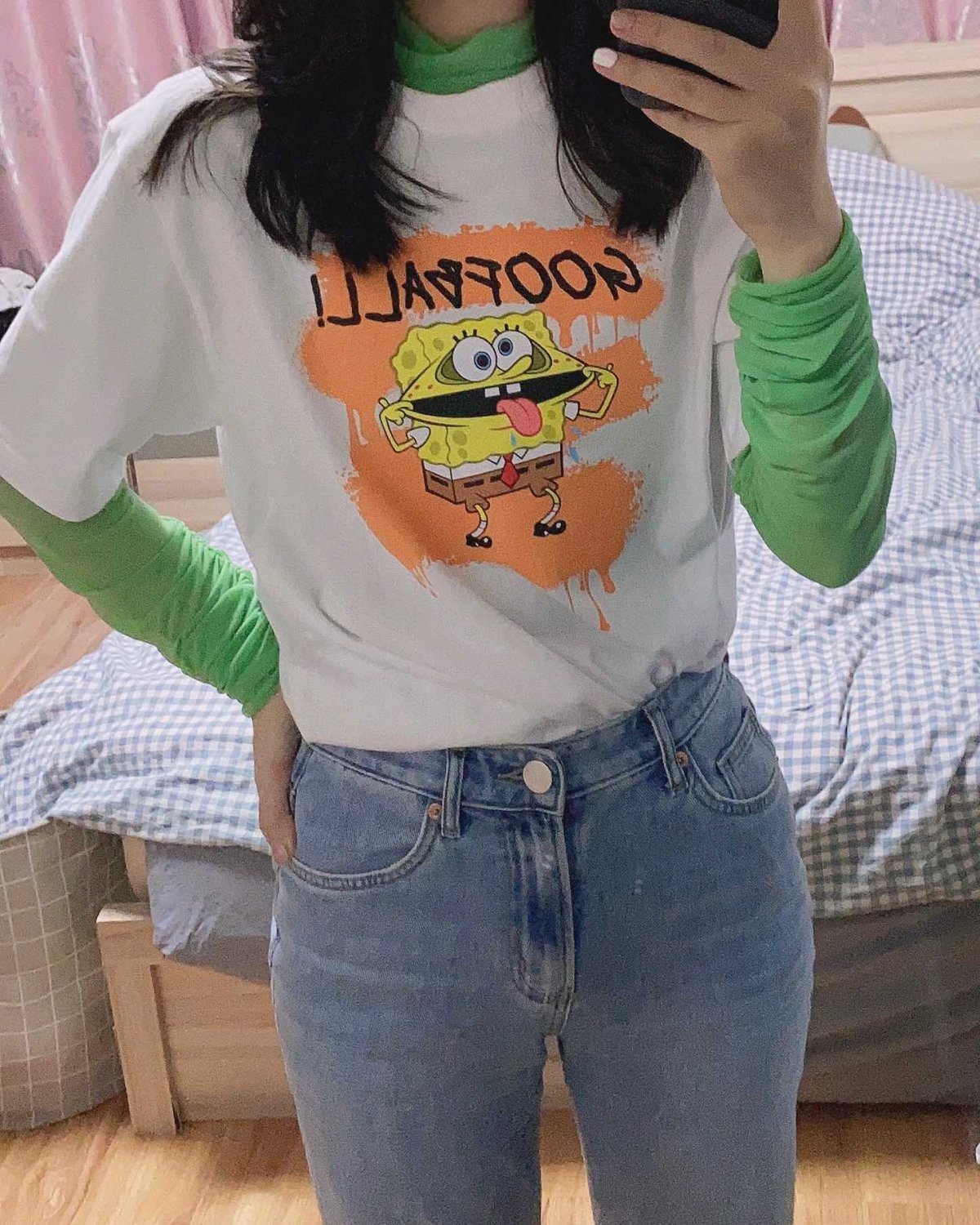 👕：SPAO海绵宝宝联名款 👗：绿色打底衫（卢浮） 👖