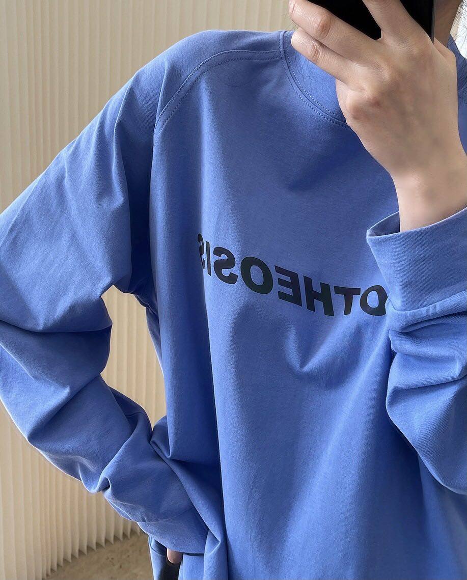 👕：蓝紫色宽松长T 👖：黑色休闲短裤  上海进入梅雨季节