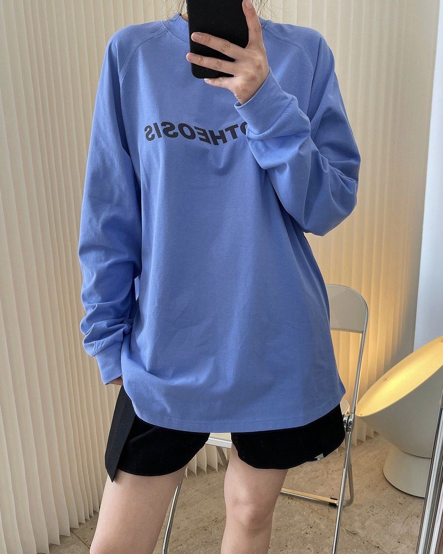 👕：蓝紫色宽松长T 👖：黑色休闲短裤  上海进入梅雨季节