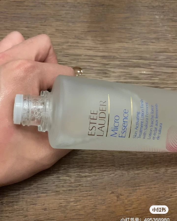 🌟几年前同时入的雅诗兰黛两款精华水系列，一款是原生液轻松打