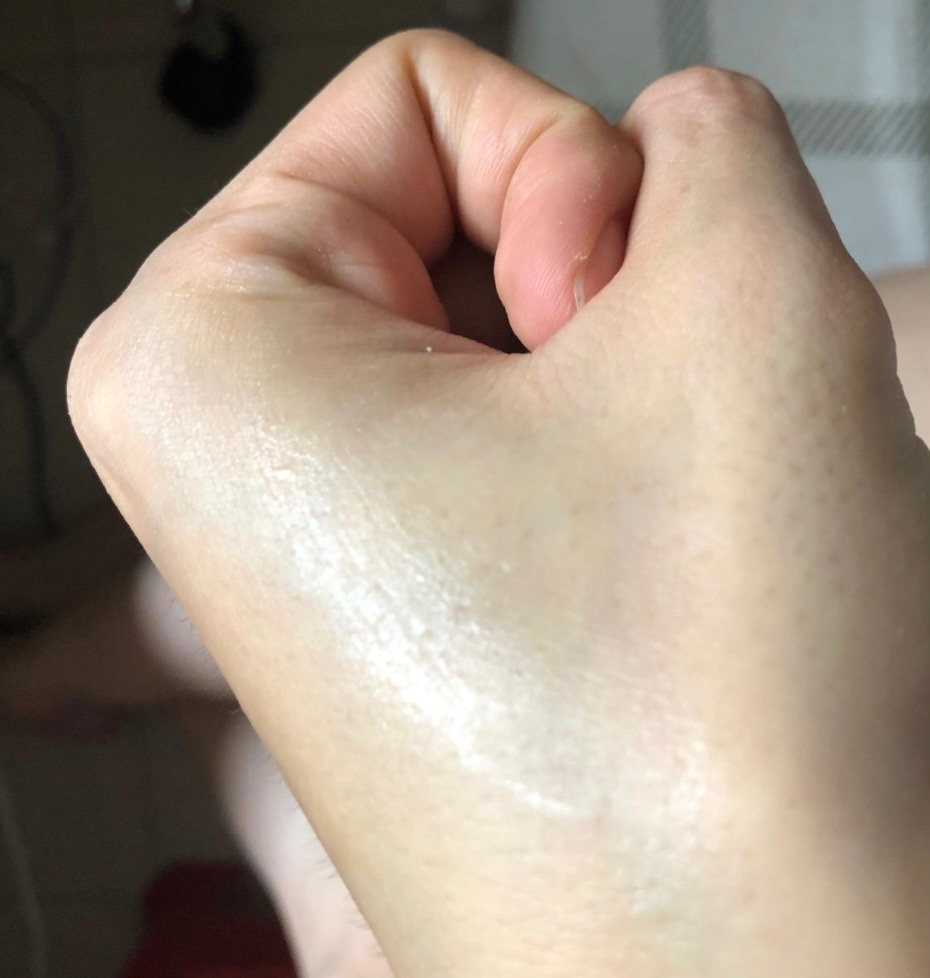 感觉olay的小白瓶根本不需要过多介绍，也是超火的，这款我自