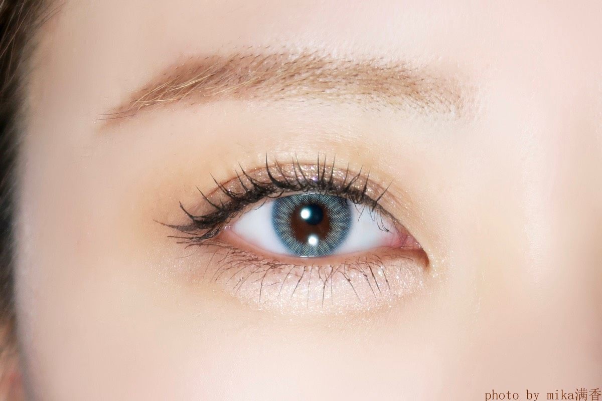 DIJIA的腮红给我留下了很深的印象，巨大一块，还很便宜。看