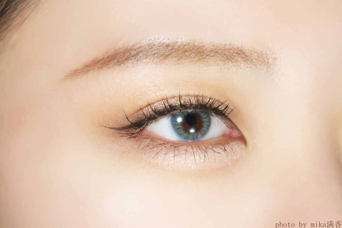 DIJIA的腮红给我留下了很深的印象，巨大一块，还很便宜。看