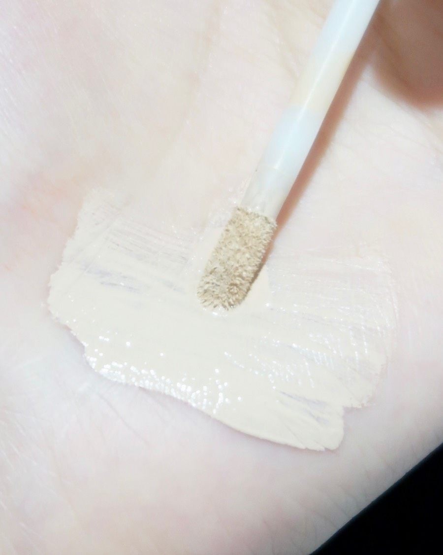 橘朵新版遮瑕液还真的很有东西耶，丝毫不卡纹，也不卡毛孔！我最