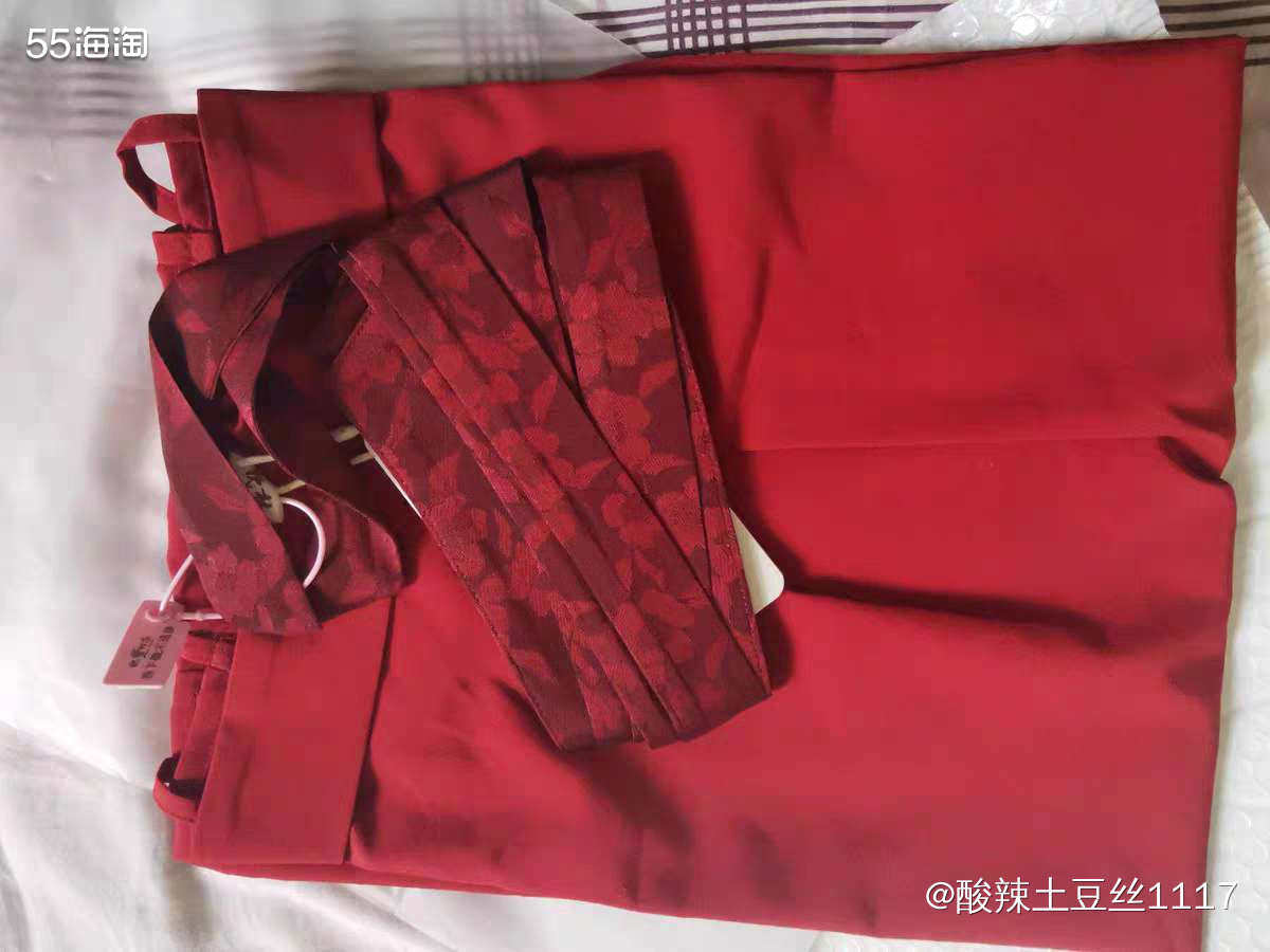 汉服爱好者，由于身高限制明制服饰过于修长 总要高跟鞋撑着太累