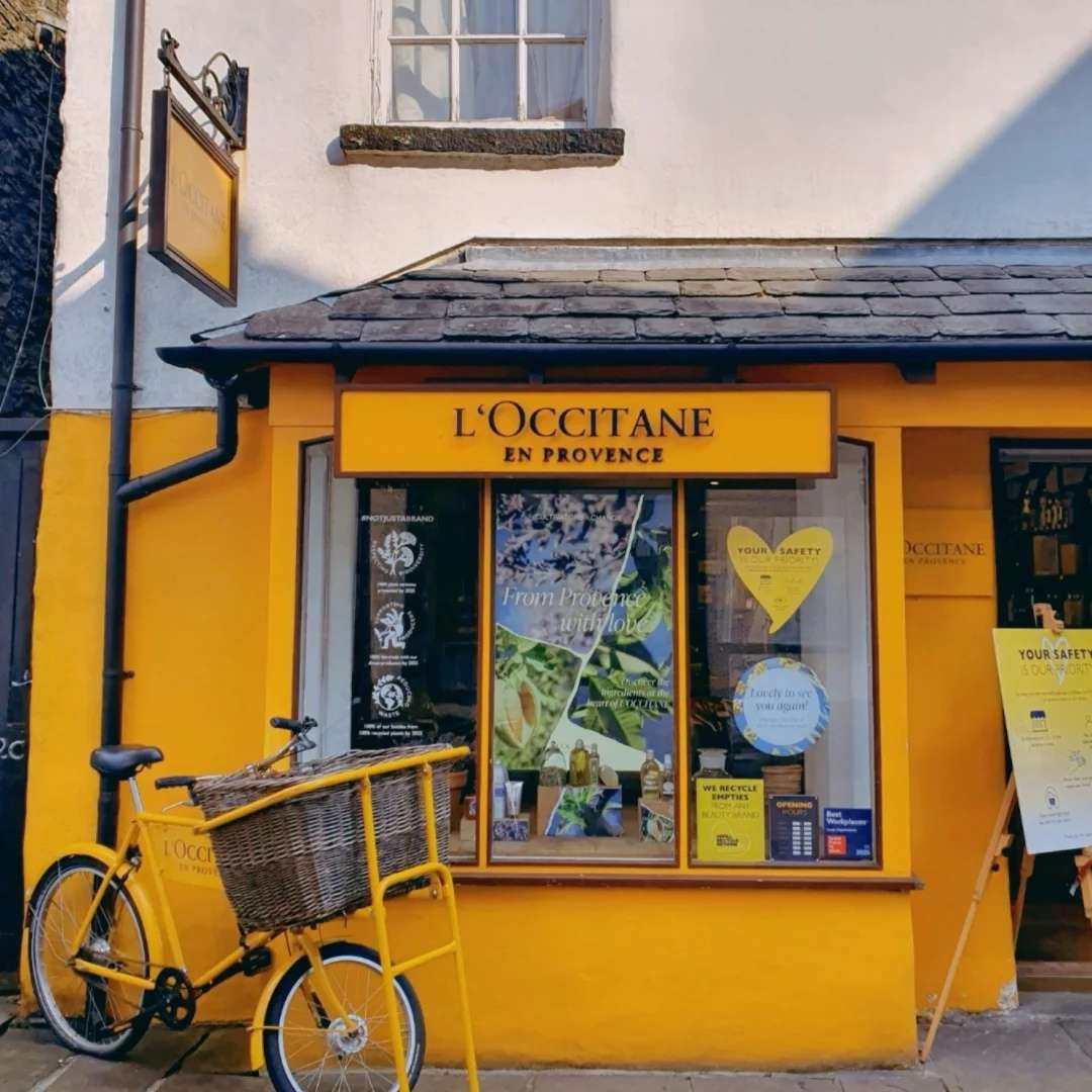 半夜的时候无意间发现沃尔格林上线了这个欧舒丹的超值护手霜套盒