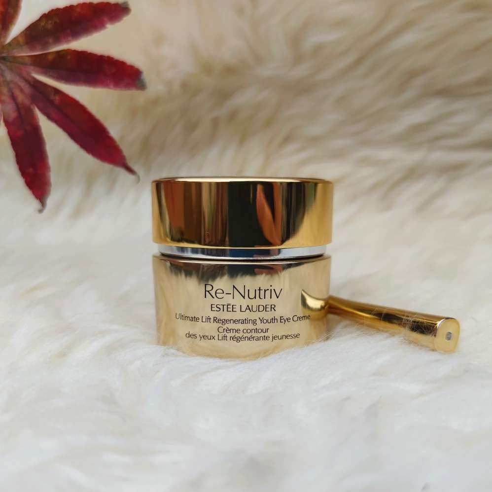 ✅雅诗兰黛白金眼霜，这款贵妇眼霜的精华质地很特殊，十分轻盈，