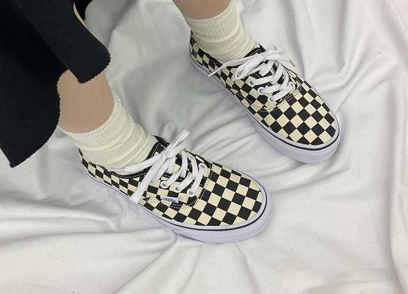 ✅Vans（范斯）是1966年诞生于美国南加州的原创极限运动