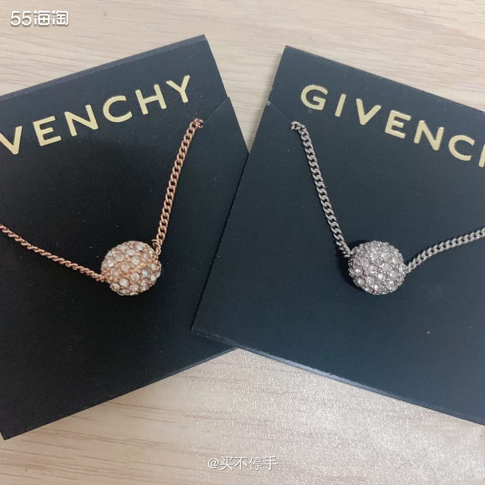 💕夏天是裙子短裤的季节，配饰是点睛之笔，不可少哦（虽然我很