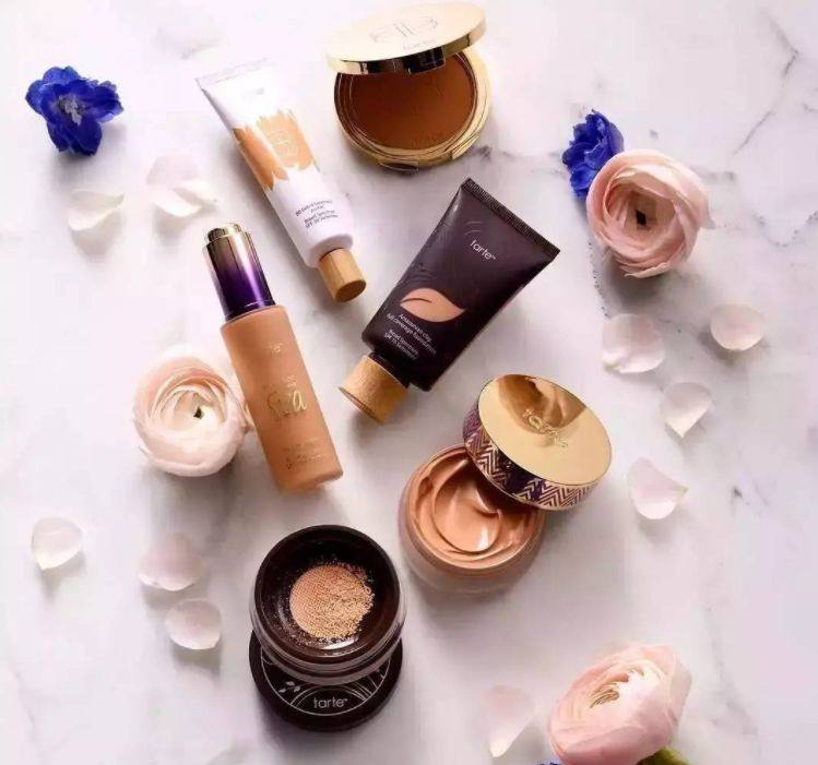 TARTE是一个植物系的彩妆品牌，这家网站都是以植物配方为主