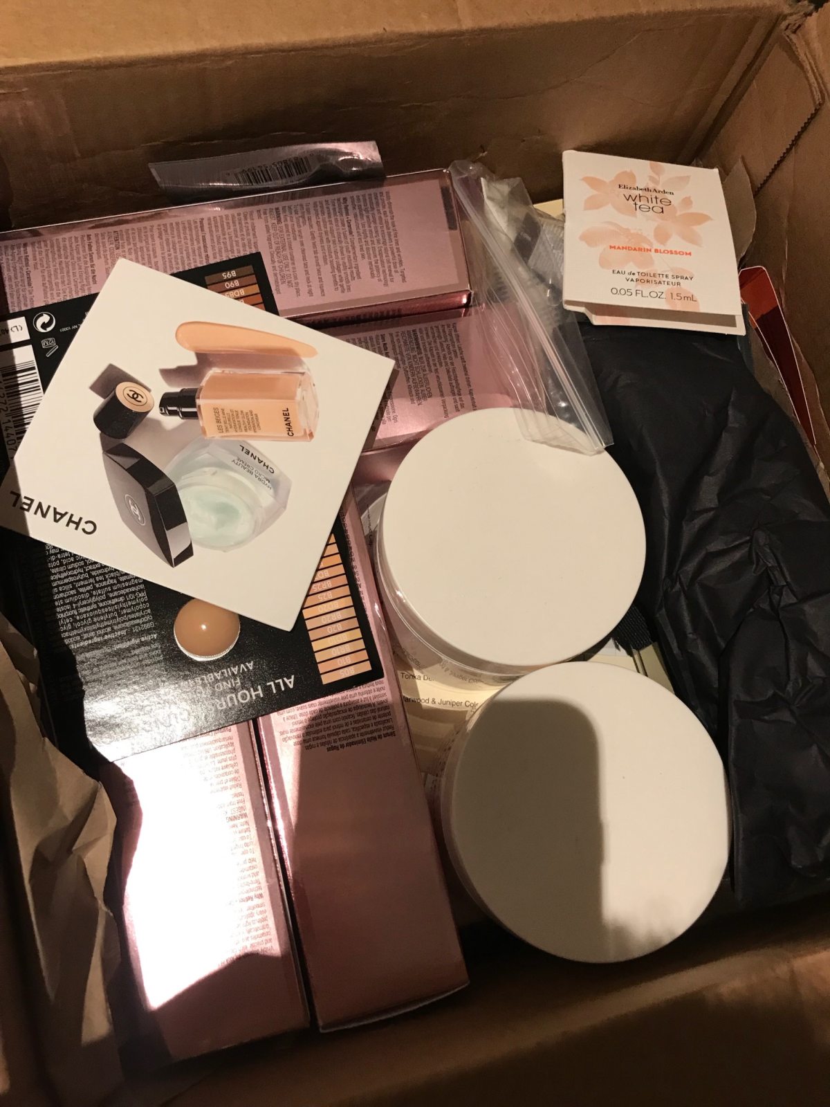 化妆品类走66的B渠道 1、客服在美国，可实时去仓库查看；不