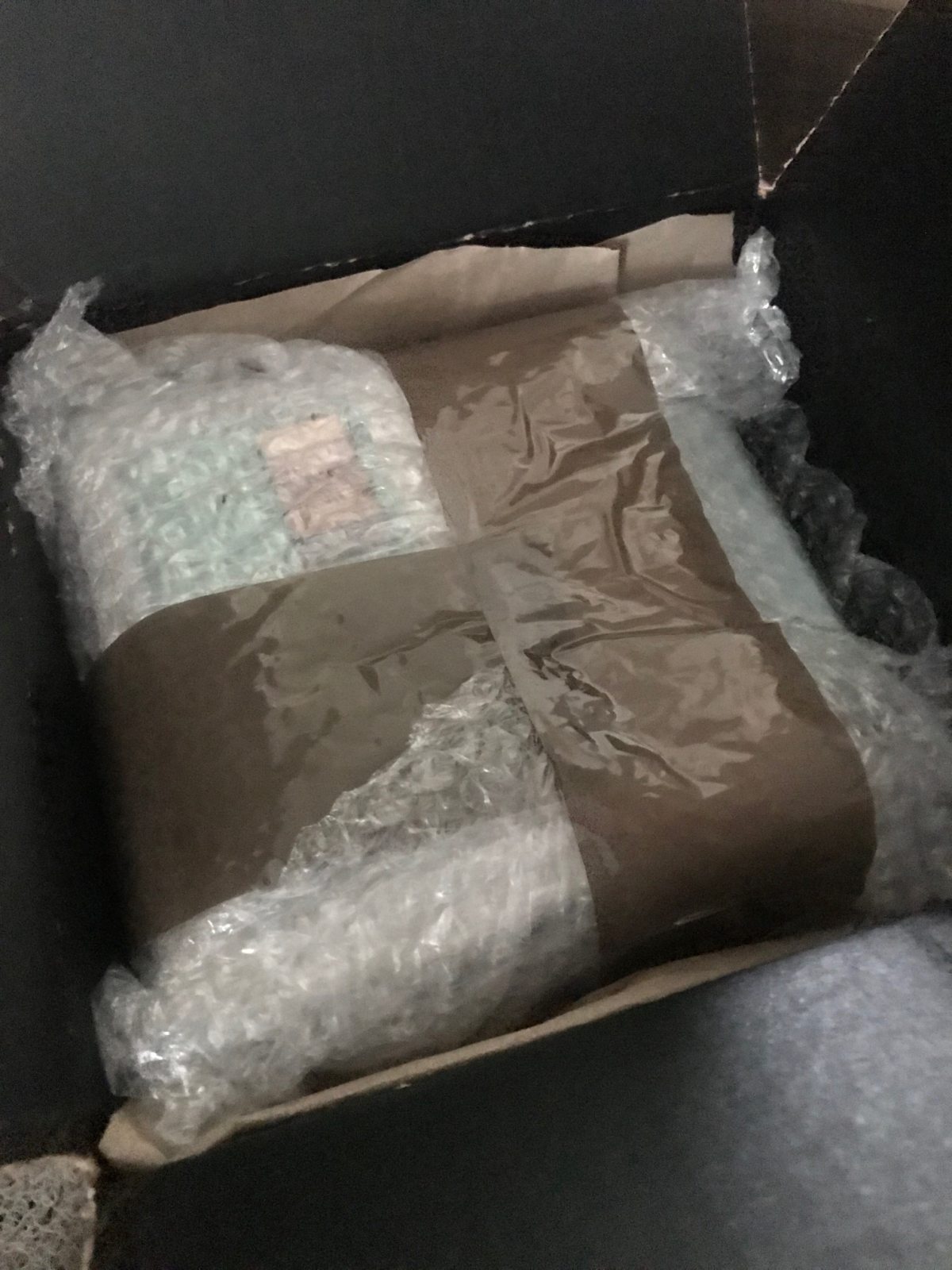 化妆品类走66的B渠道 1、客服在美国，可实时去仓库查看；不