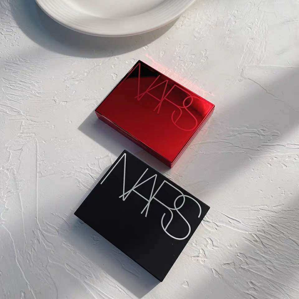 Nars的有口皆碑的美国彩妆品牌，它家有太多经典产品了，腮红