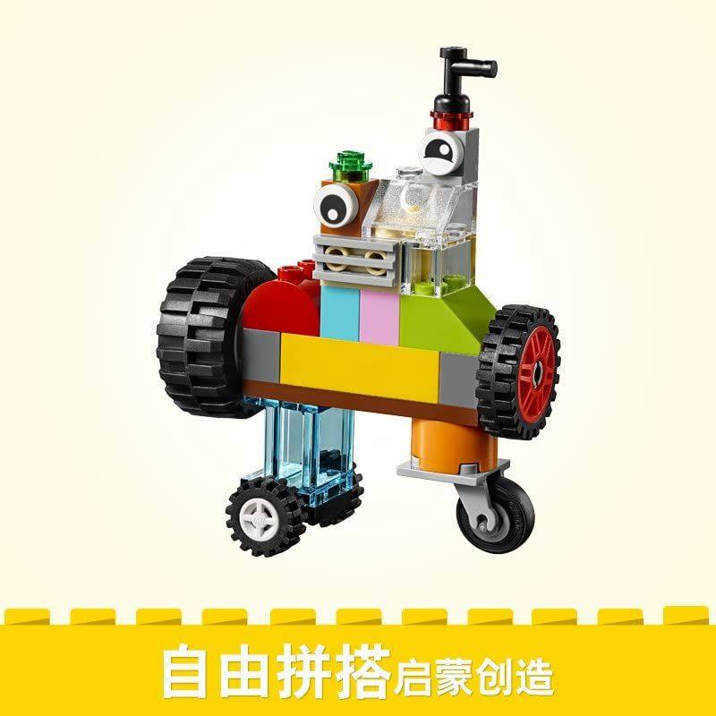 ✅孩子的快乐是非常简单的，给她一盒乐高，她可以开心好几天，自