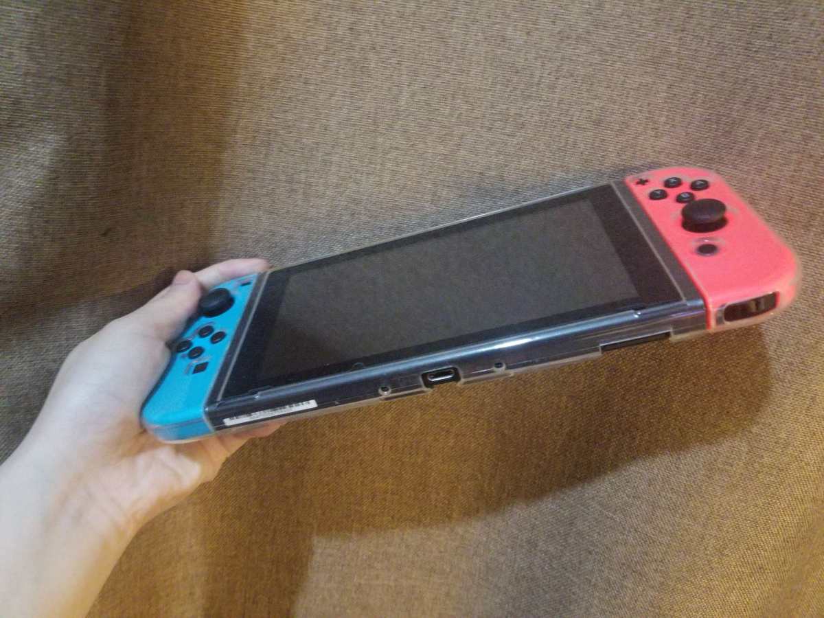 前段时间疫情，switch涨价，某宝上裸机都要2800+，这