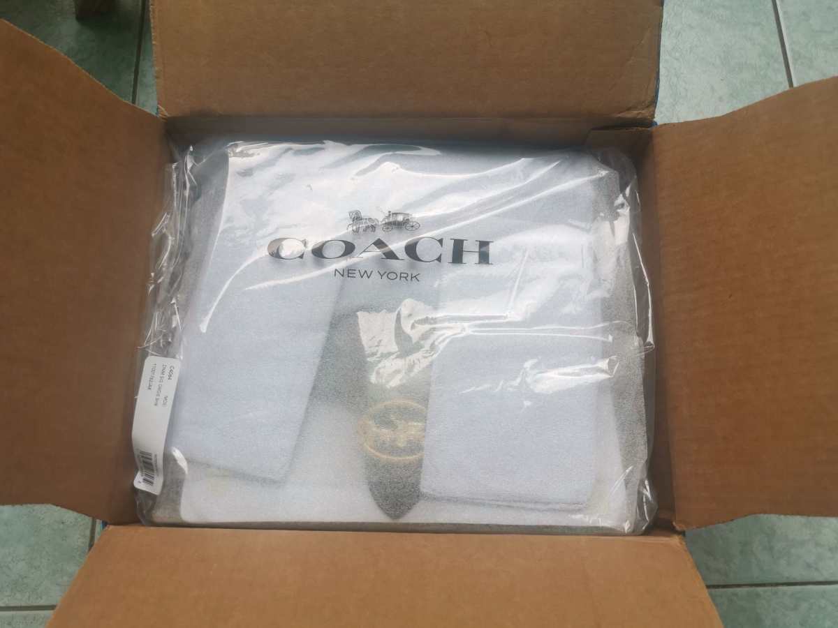 这款包一上新就买了，现在已经断货了。之前用其他的转运地址下奥