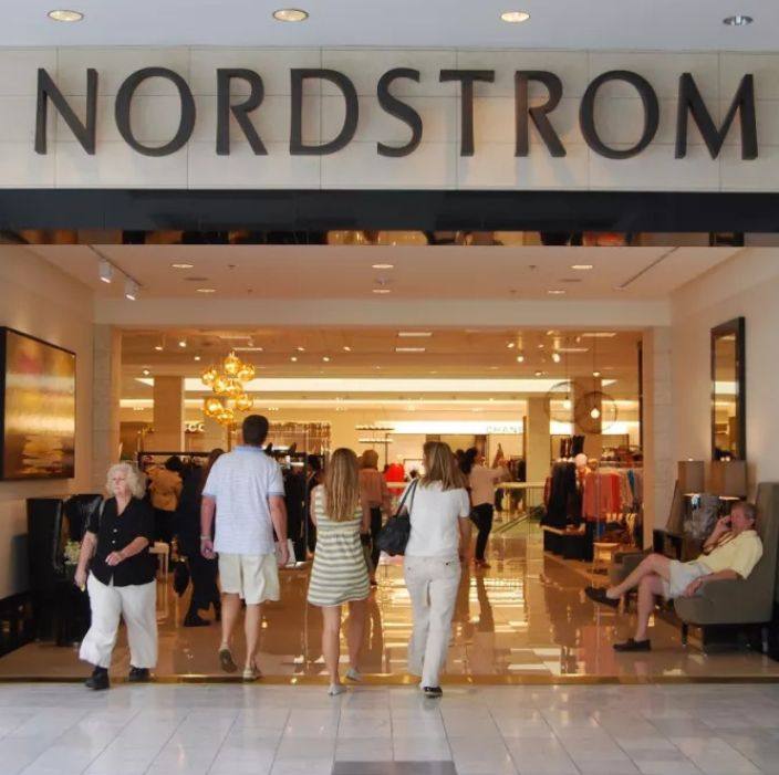 nordstrom这个打折狂**，折扣力度一般都是和各大官网