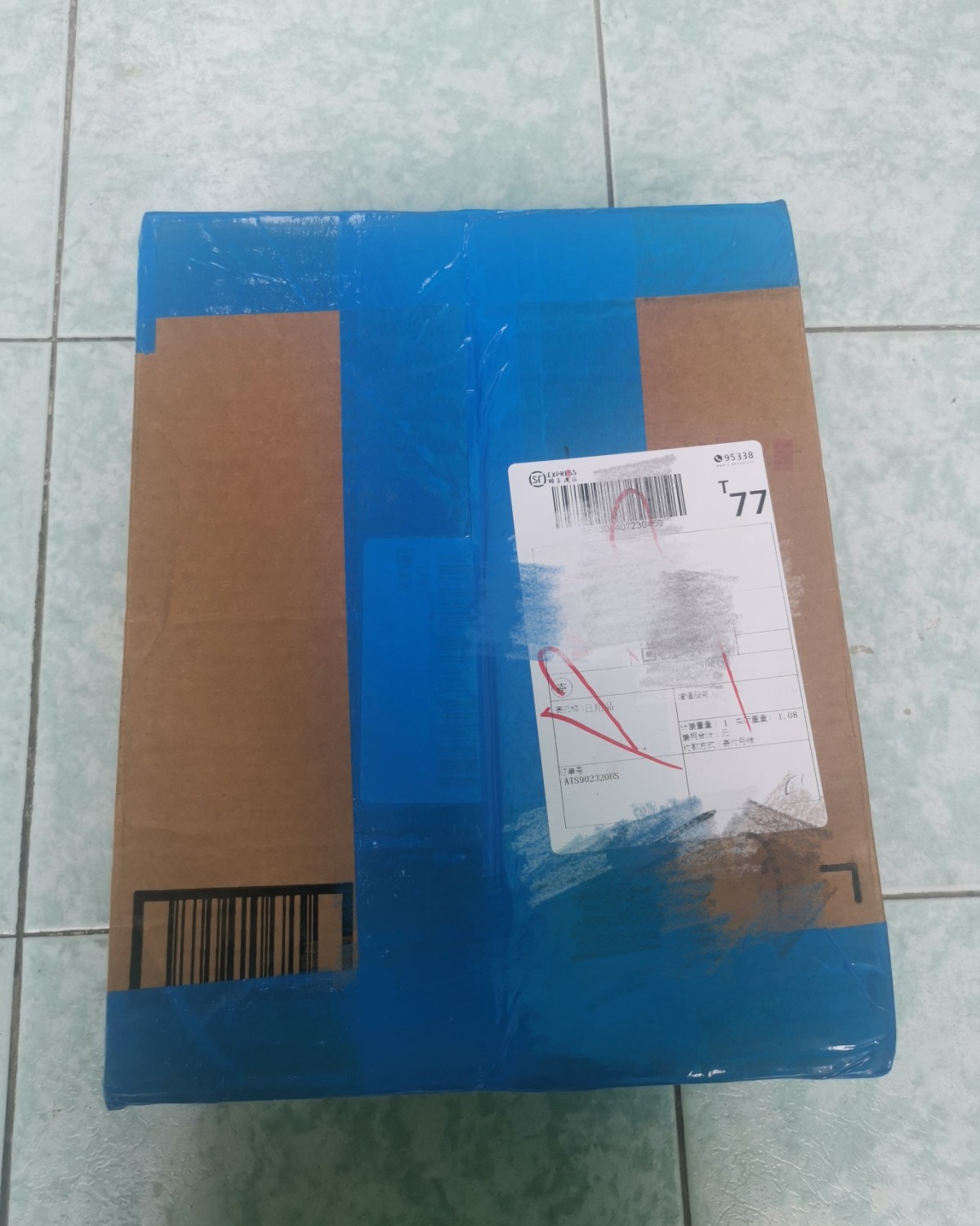 这款包一上新就买了，现在已经断货了。之前用其他的转运地址下奥