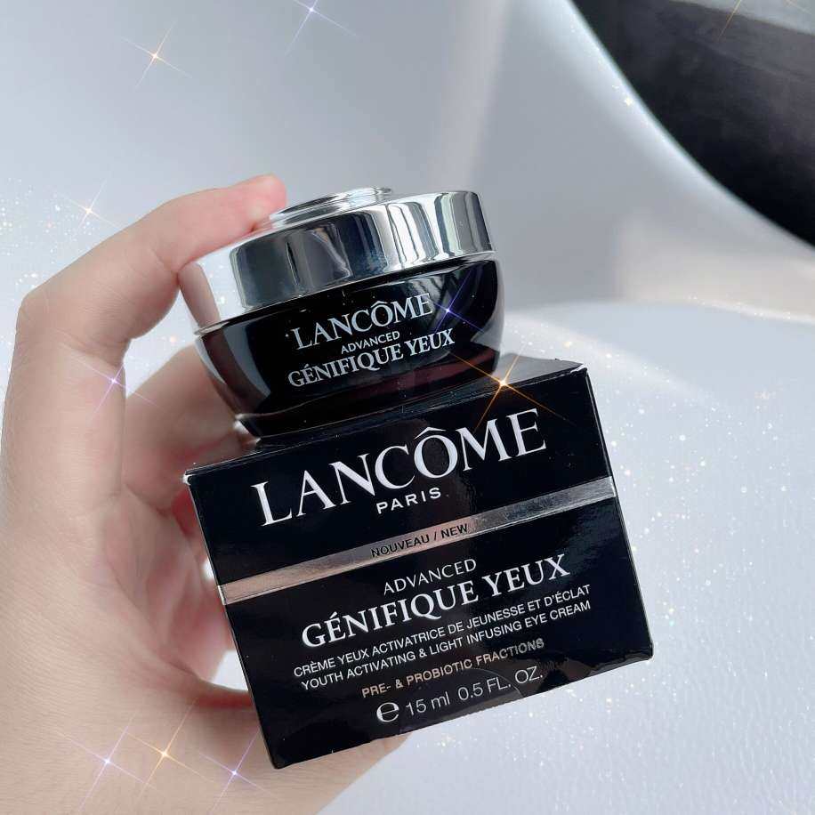 今年兰蔻更新了发光眼霜版本，从外观到成分都有所升级呢！  �