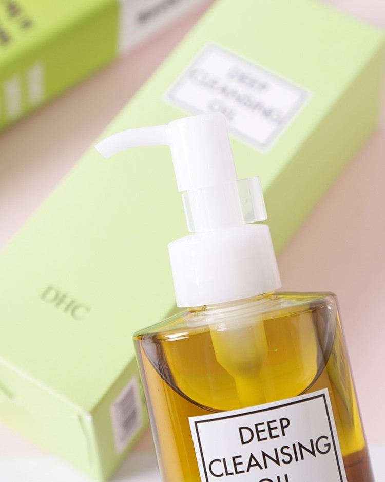 ✅DHC 的这款卸妆油畅销十多年，是日本热销7100万瓶的卸