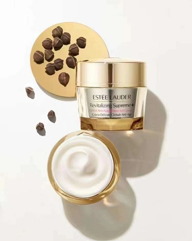 🍀智妍面霜作为雅诗兰黛最热卖产品之一,滋润不粘腻的质地让我