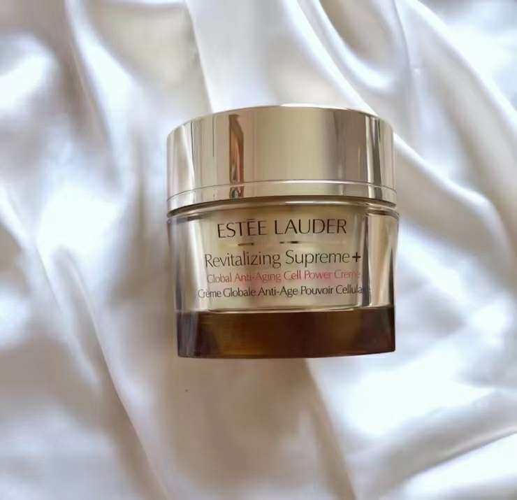 🍀智妍面霜作为雅诗兰黛最热卖产品之一,滋润不粘腻的质地让我