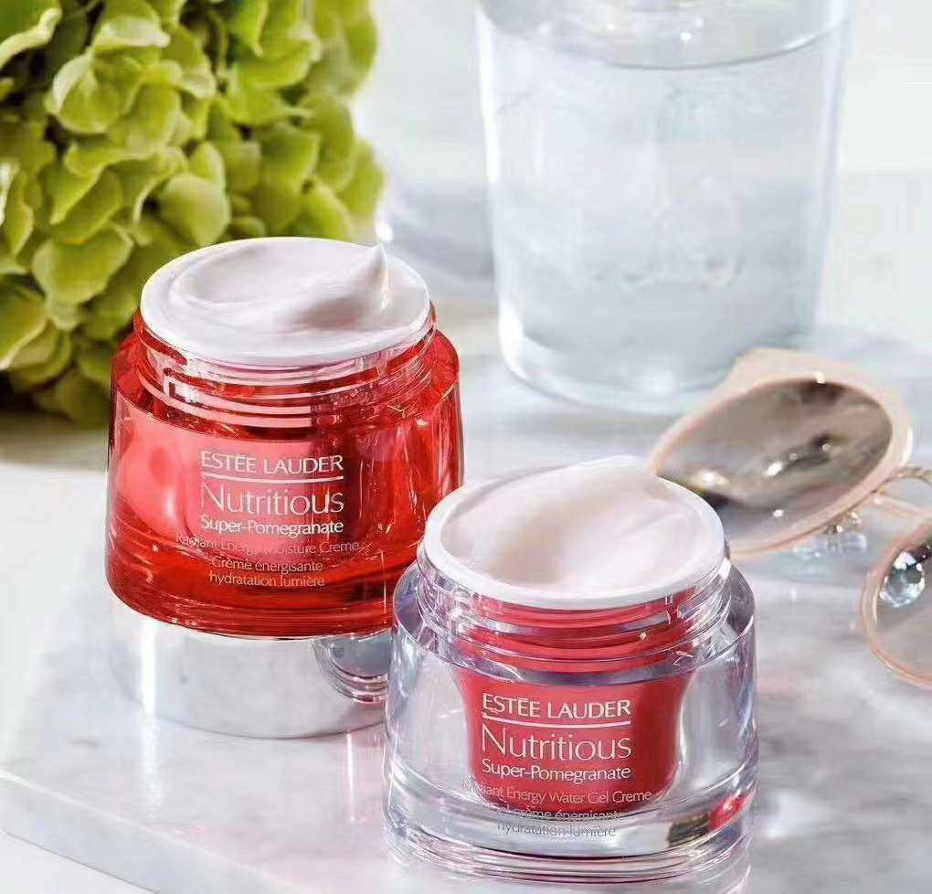 😎红石榴系列作为雅诗兰黛亚洲销量最高的产品,用红色去迎合亚