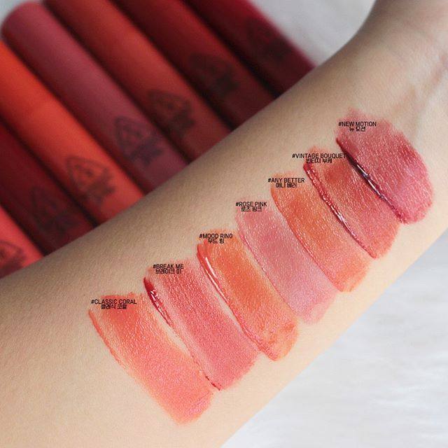 3ce的镜面唇釉去年很火，绝版之后今天3CE又复刻了这个镜面