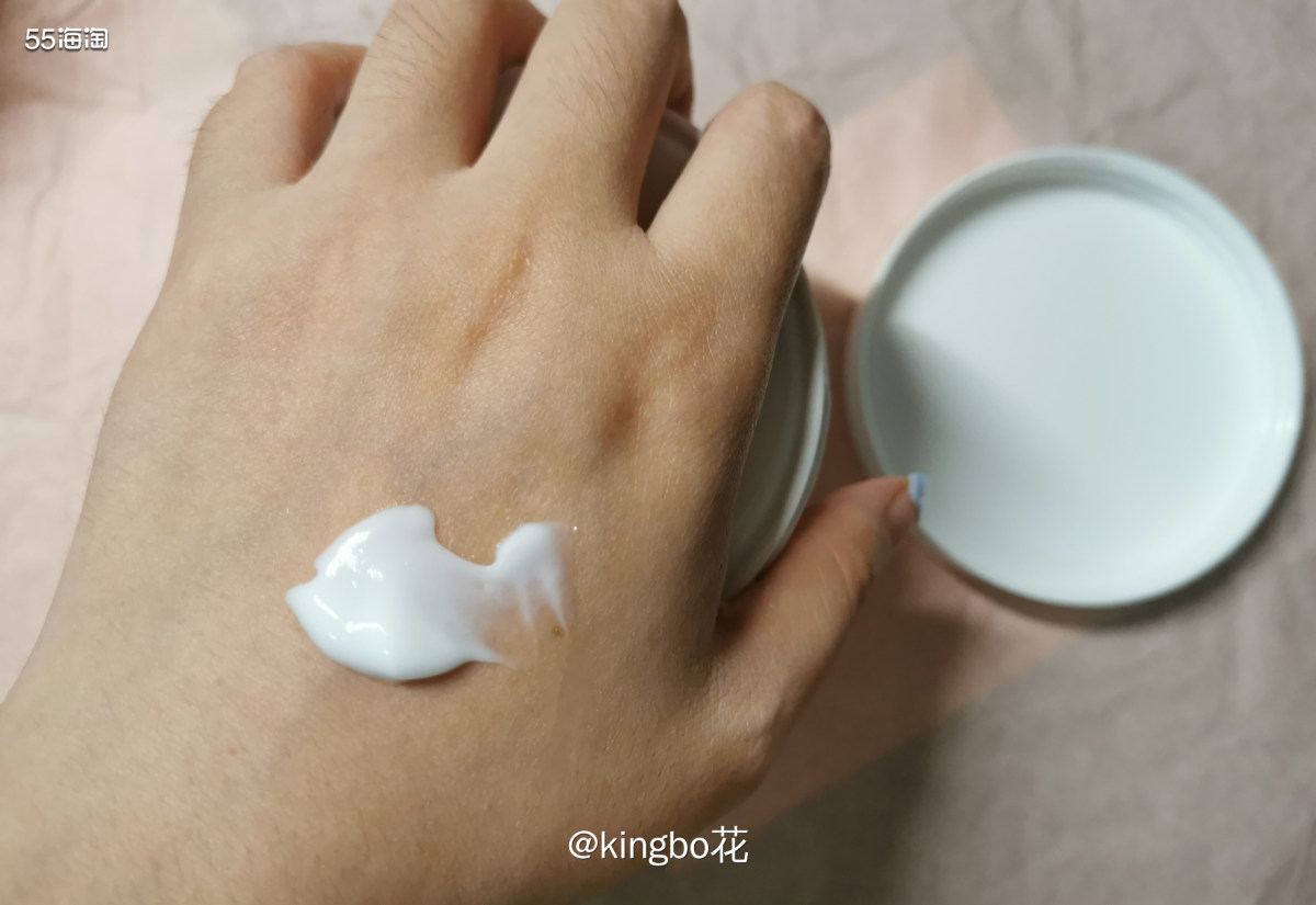 🔴雅顿白茶野玫瑰身体乳，润而不腻，野玫瑰的味道混合白茶真的