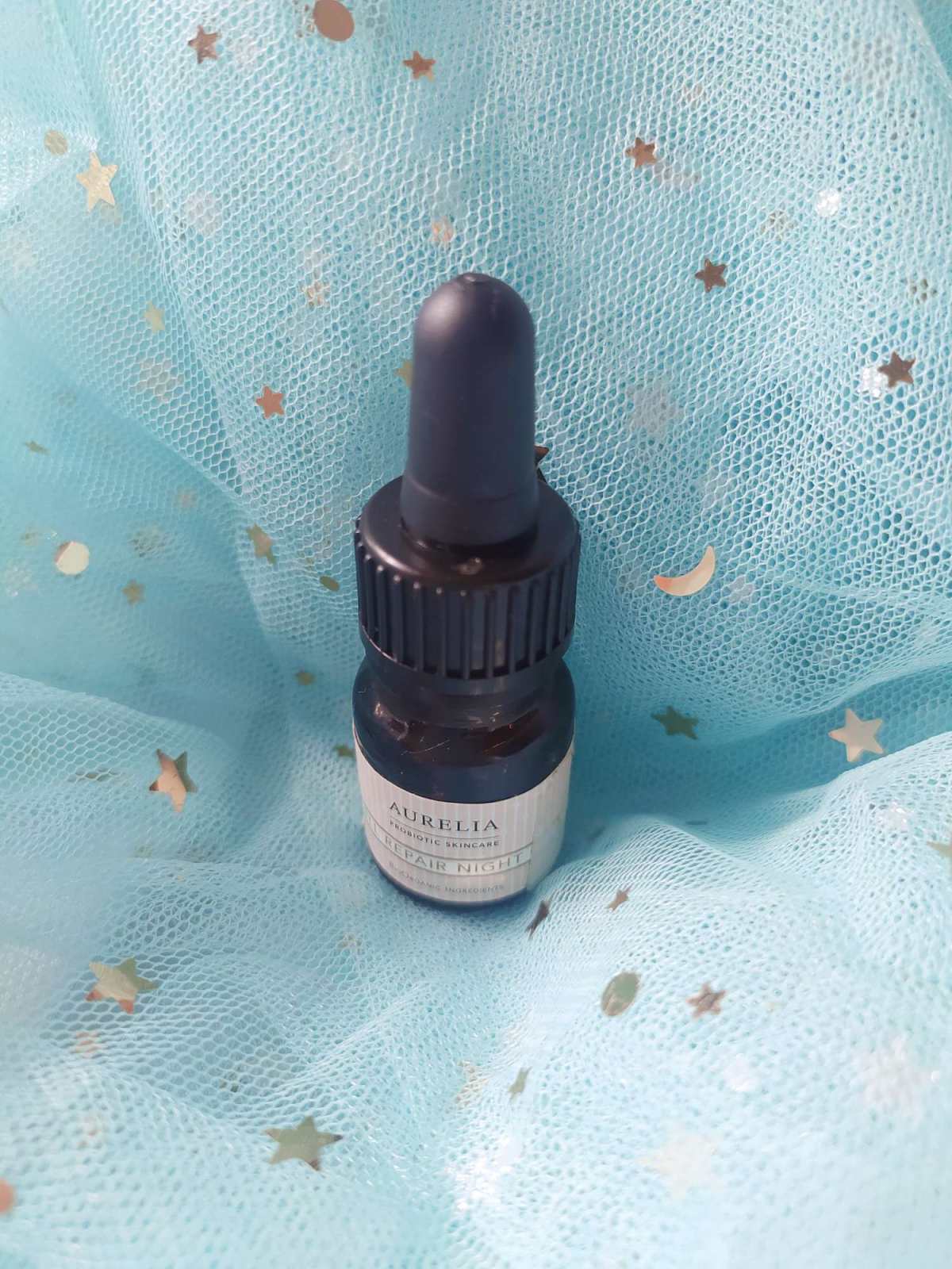 如果下班太晚不想护肤，大家一个懒人方式，那就是滴一滴管的面油