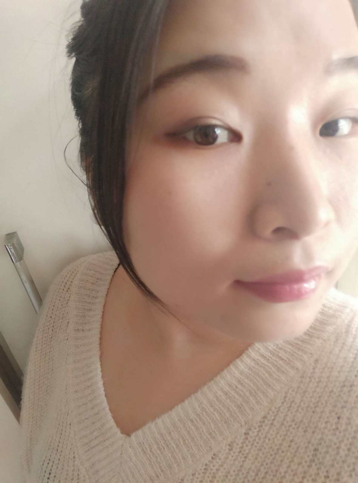 你们的眼影是喜欢冷色调还是暖色调呢？来分析对比一下冷暖色调的