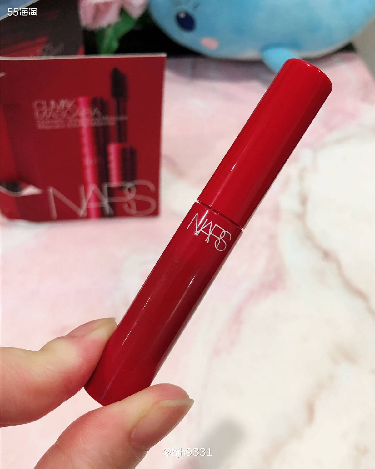 ✨Nars的大红色管子睫毛膏，外壳就给人一种非常喜庆的感觉，