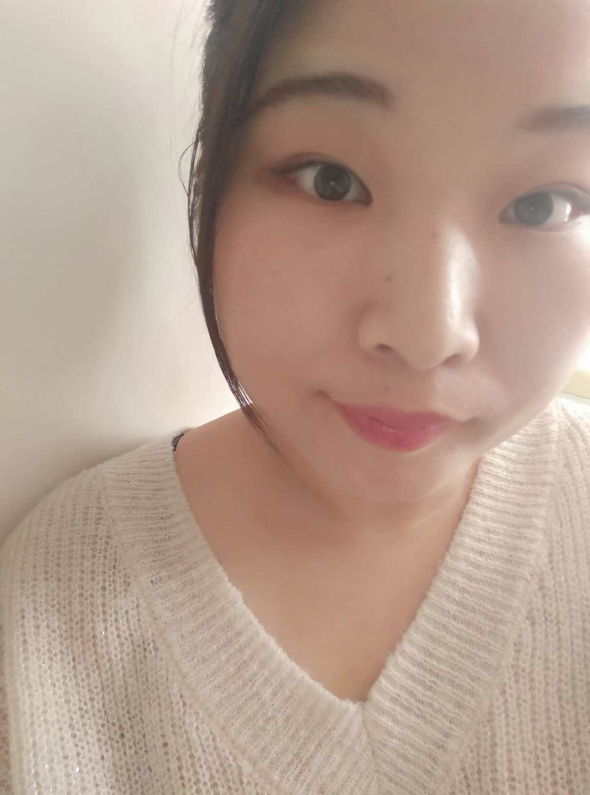 你们的眼影是喜欢冷色调还是暖色调呢？来分析对比一下冷暖色调的