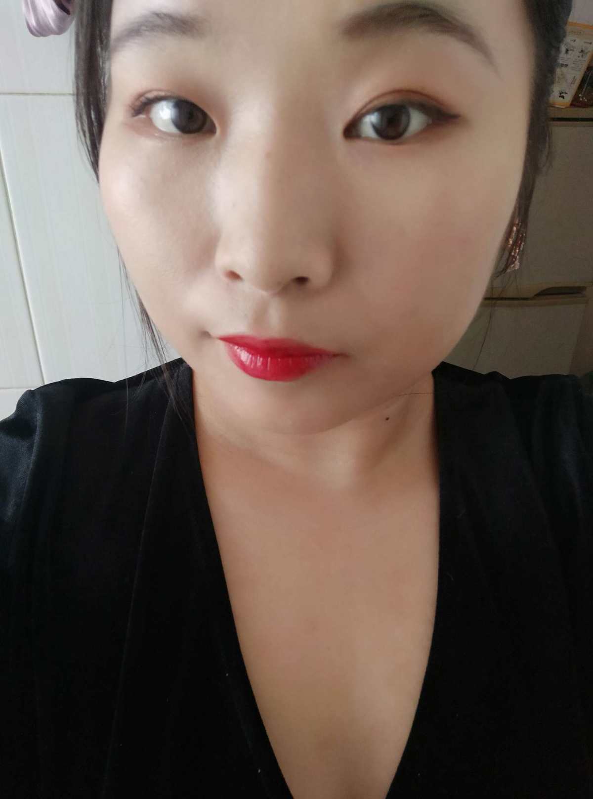 你们的眼影是喜欢冷色调还是暖色调呢？来分析对比一下冷暖色调的