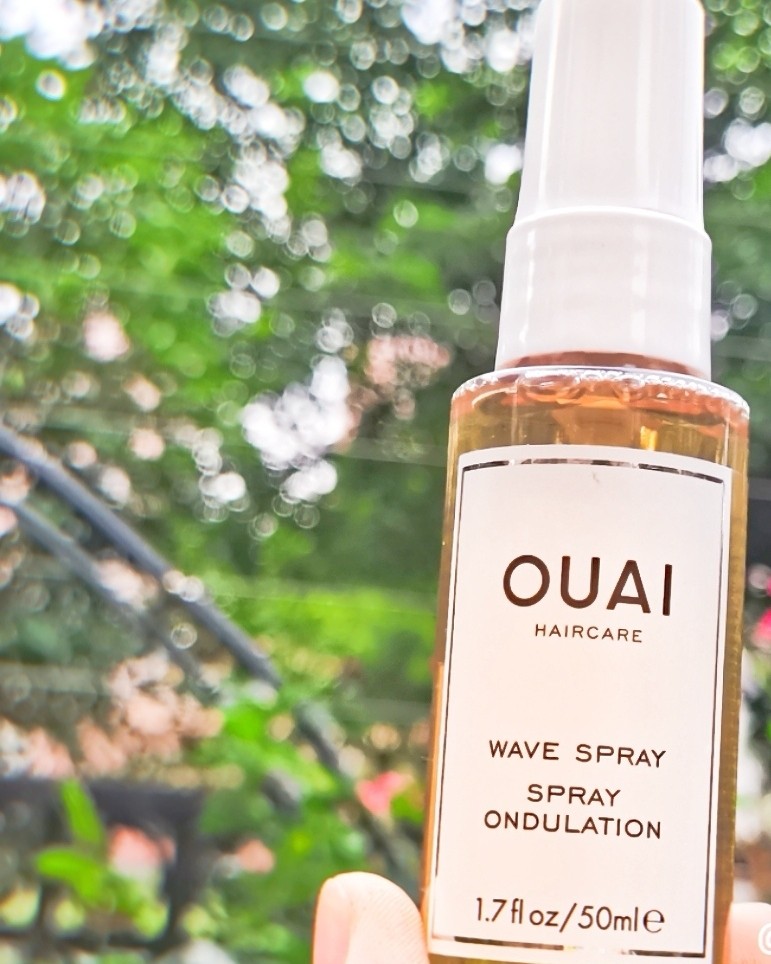 ✅Ouai的蓬松卷发喷雾(wave spray)，脸大人士头
