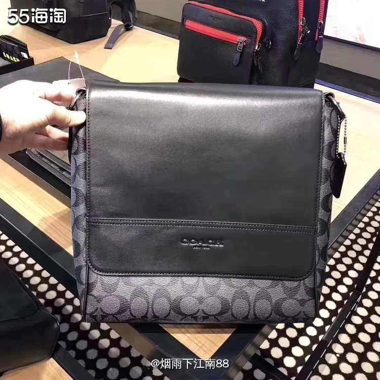 Coach男士单肩包，海淘购于美国Coach奥莱，是前几天限