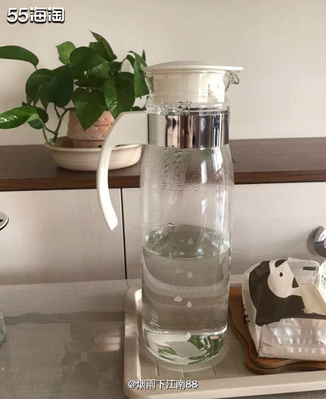 日本HARIO冰箱冷水壶，购于亚马逊海外购，HARIO冰箱冷