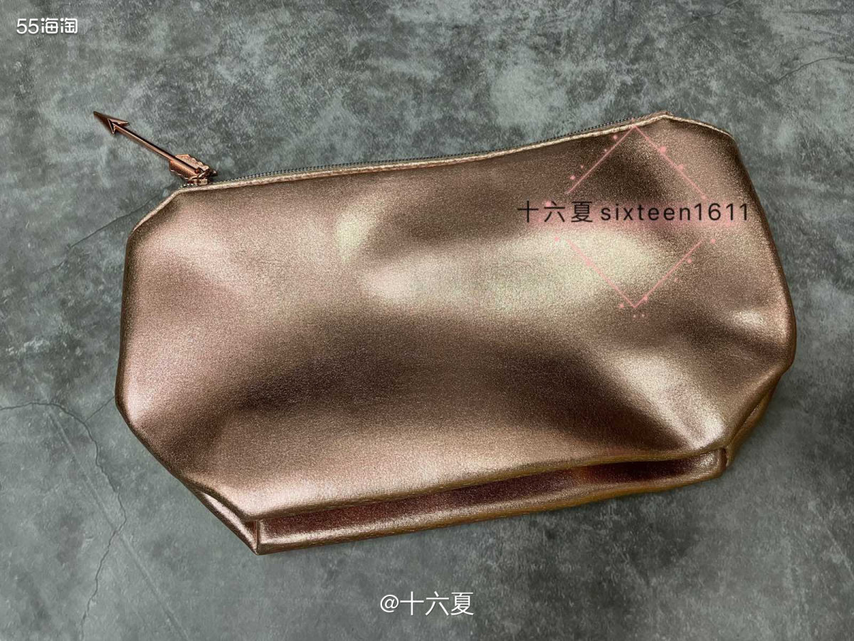 ✨兰蔻家化妆包一直走的是简约风格设计，基本都是比较清爽的颜色