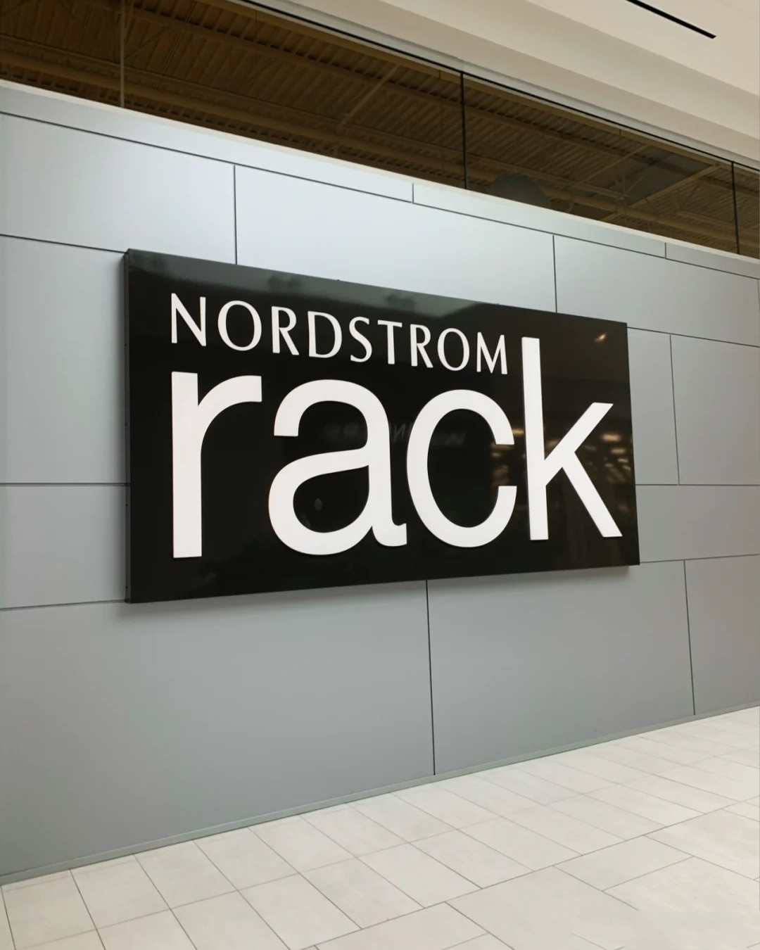 Nordstrom经常做活动，打折买东西送很多赠品。 ☎️电