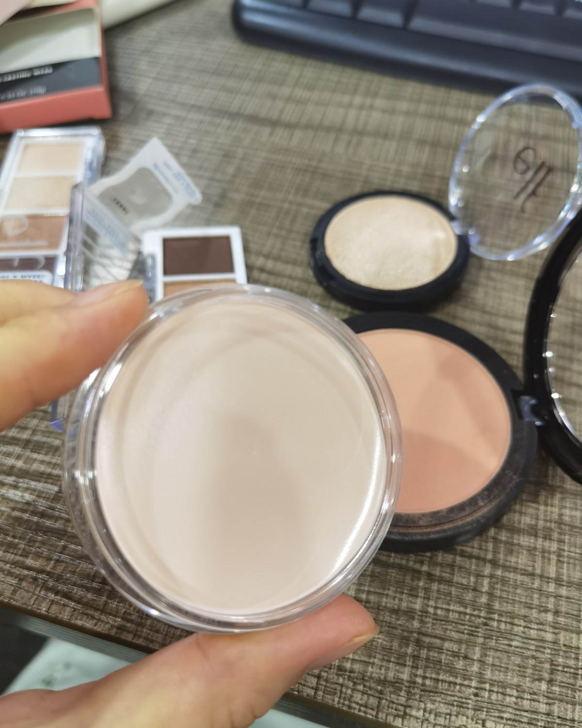 拖延症**者来交作业了，4月在elf美国官网海淘了眼影和腮红