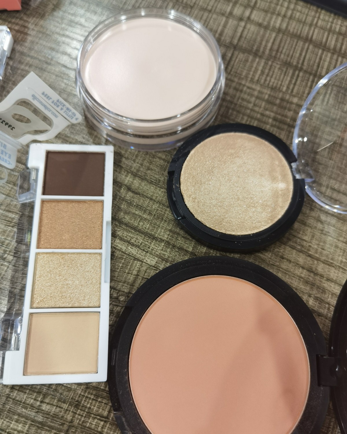 拖延症**者来交作业了，4月在elf美国官网海淘了眼影和腮红