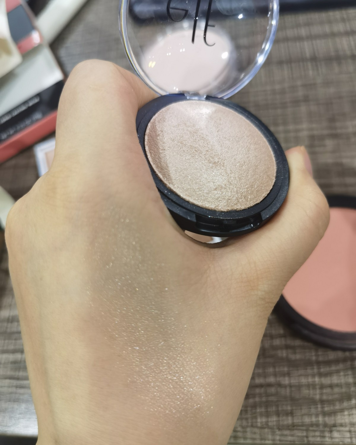 拖延症**者来交作业了，4月在elf美国官网海淘了眼影和腮红