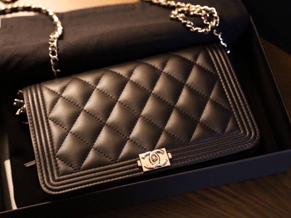 香奈儿（Chanel）是**的奢侈品制造商，也是时尚潮流制造