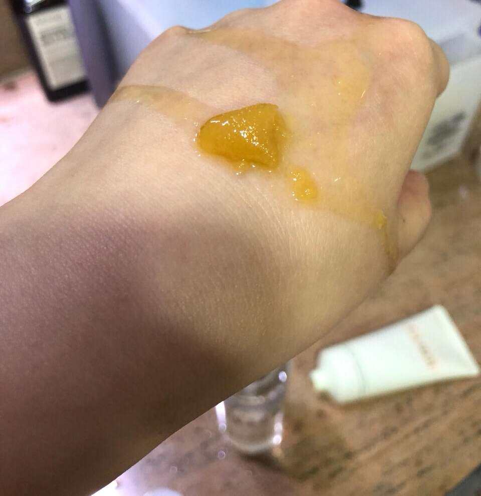 ✅“粗糙”对女人来说绝对是大忌！皮肤角质层厚，伴随而来的会是