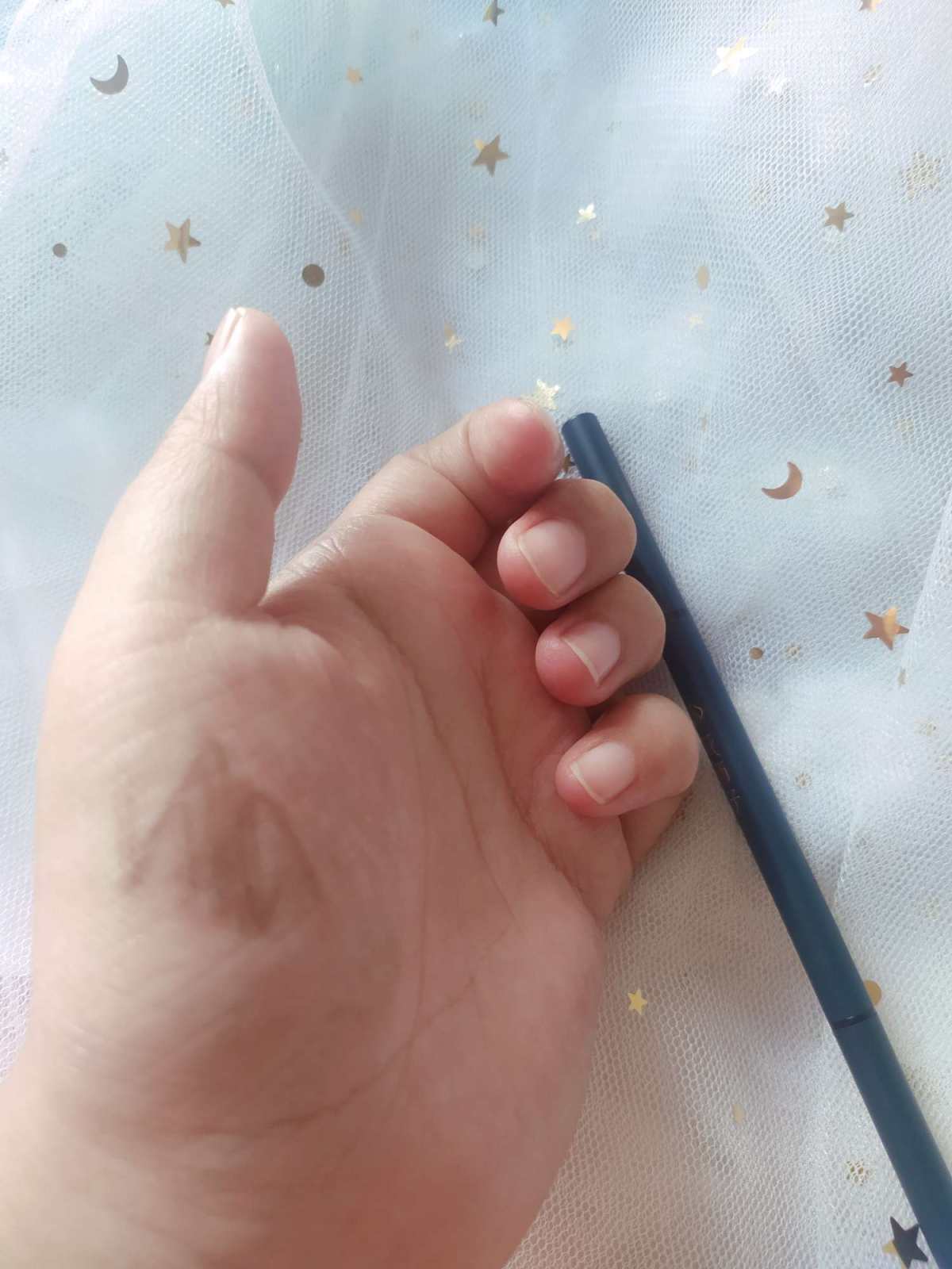 如果说我出门化妆只能选一个画，那我肯定是要画眉毛的，眉毛画了