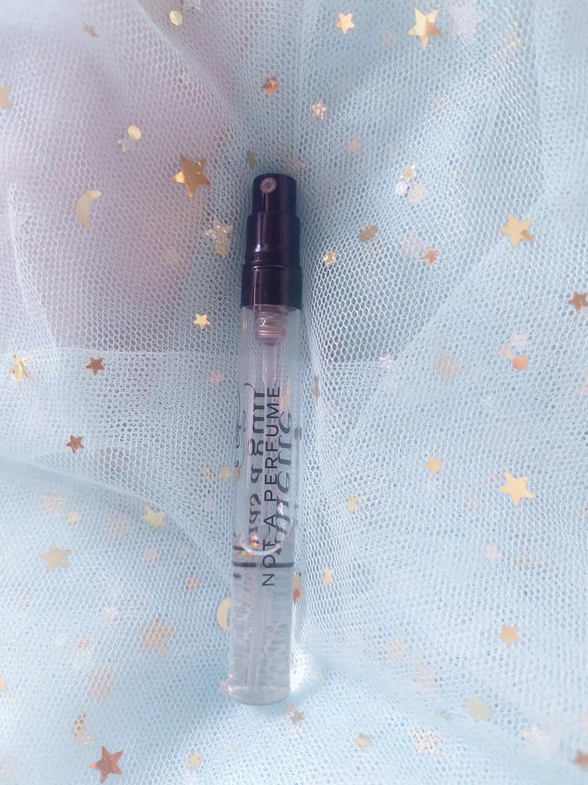 夏日香氛都会希望是清清爽爽，不厚重的，最好是清淡的花香或者果