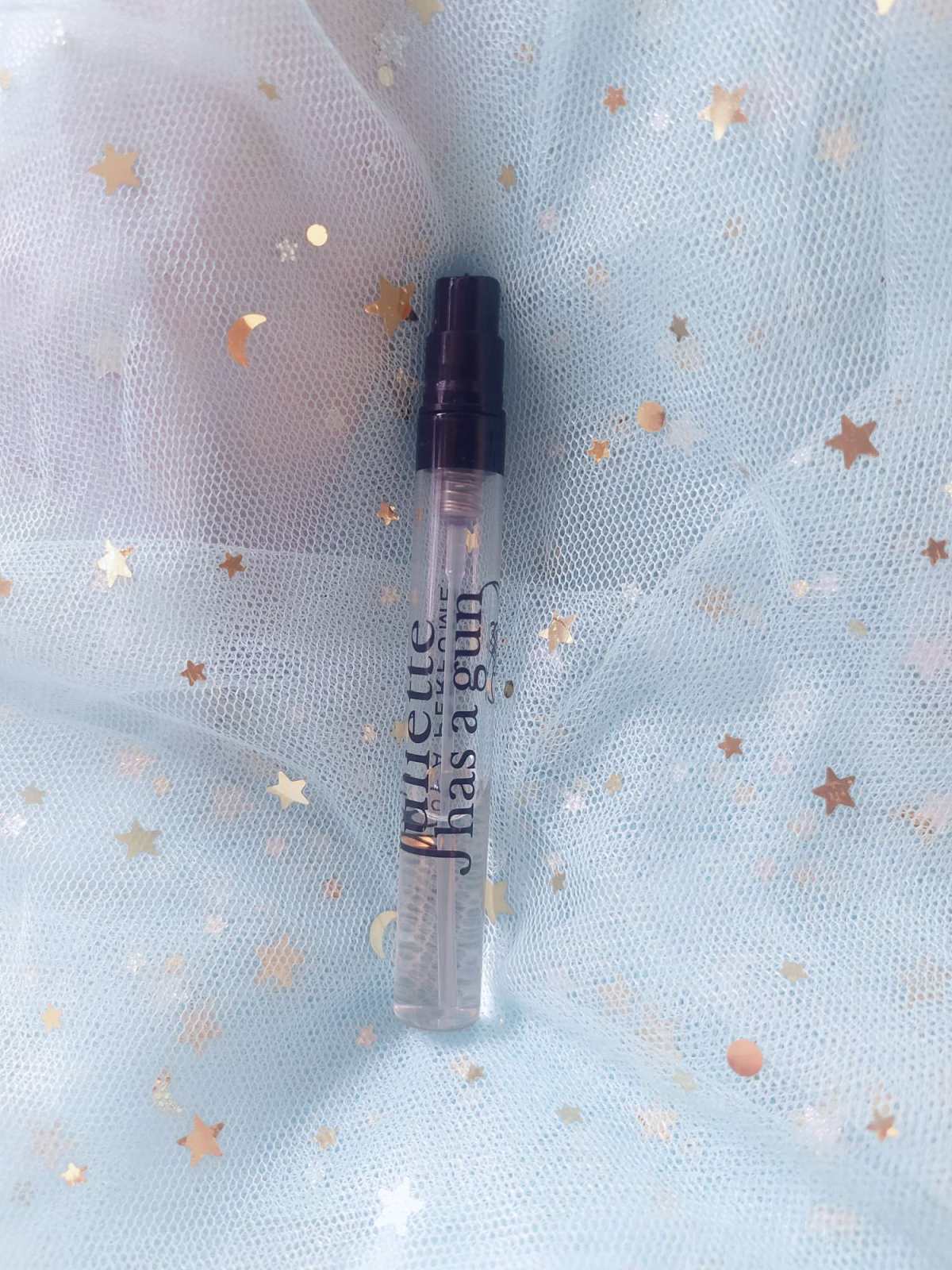 夏日香氛都会希望是清清爽爽，不厚重的，最好是清淡的花香或者果