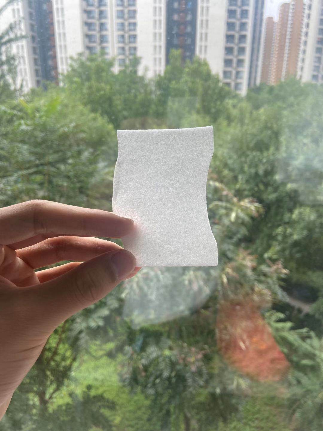 这款化妆棉精选日本进口天然木浆制作，不掺杂质，每一片精心制作