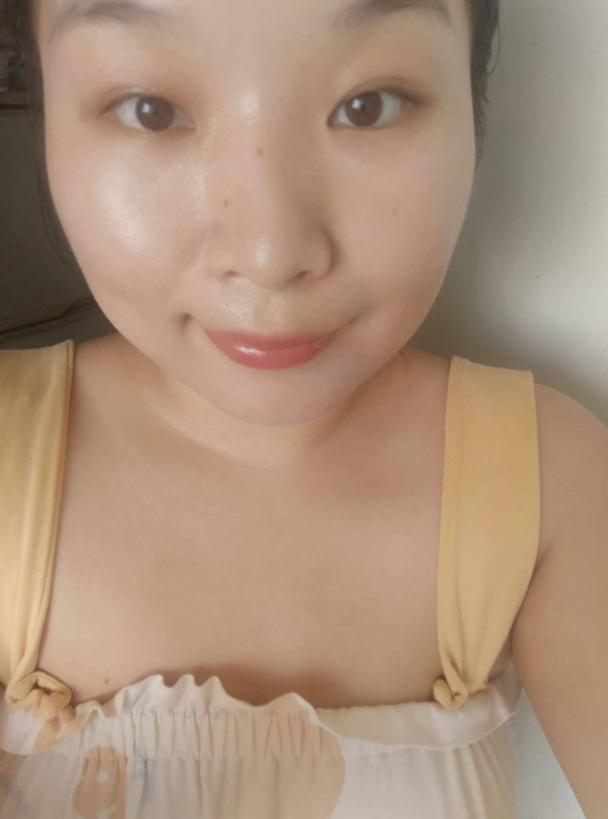 欧美人很喜欢用裸色系唇膏，因为他们脸部立体而且很多都是冷白皮