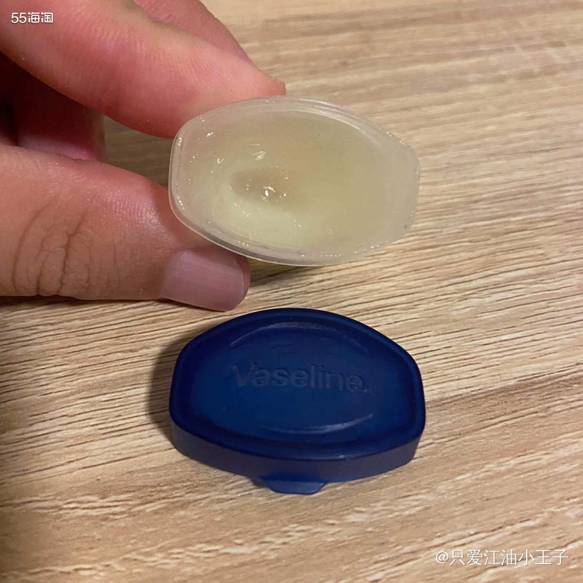 每到秋冬天，我的嘴巴必定起皮，这个时候我就会涂润唇膏来防止起